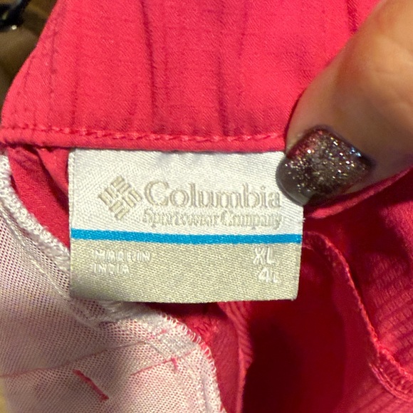 EUC - Blue and Pink Columbia Forest River Women's Shorts - Picture 7 of 7